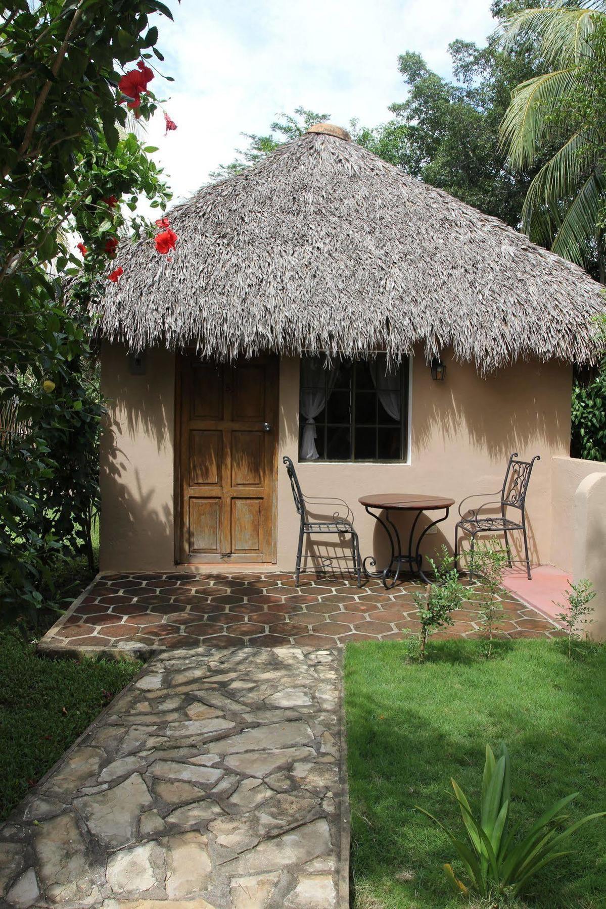 Hotel Mariposa León المظهر الخارجي الصورة
